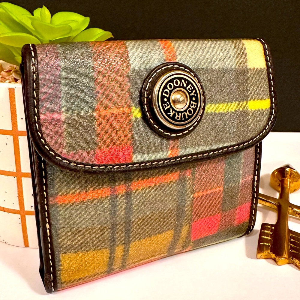 Vintage Dooney & Bourke Graffiti Leather Wallet- Like New